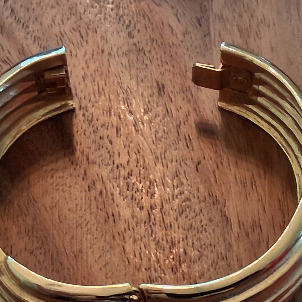 Vintage Gold-Tone Hinged Clamper Bangle Bracelet - Picture 7 of 7